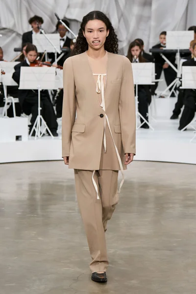 Look 19